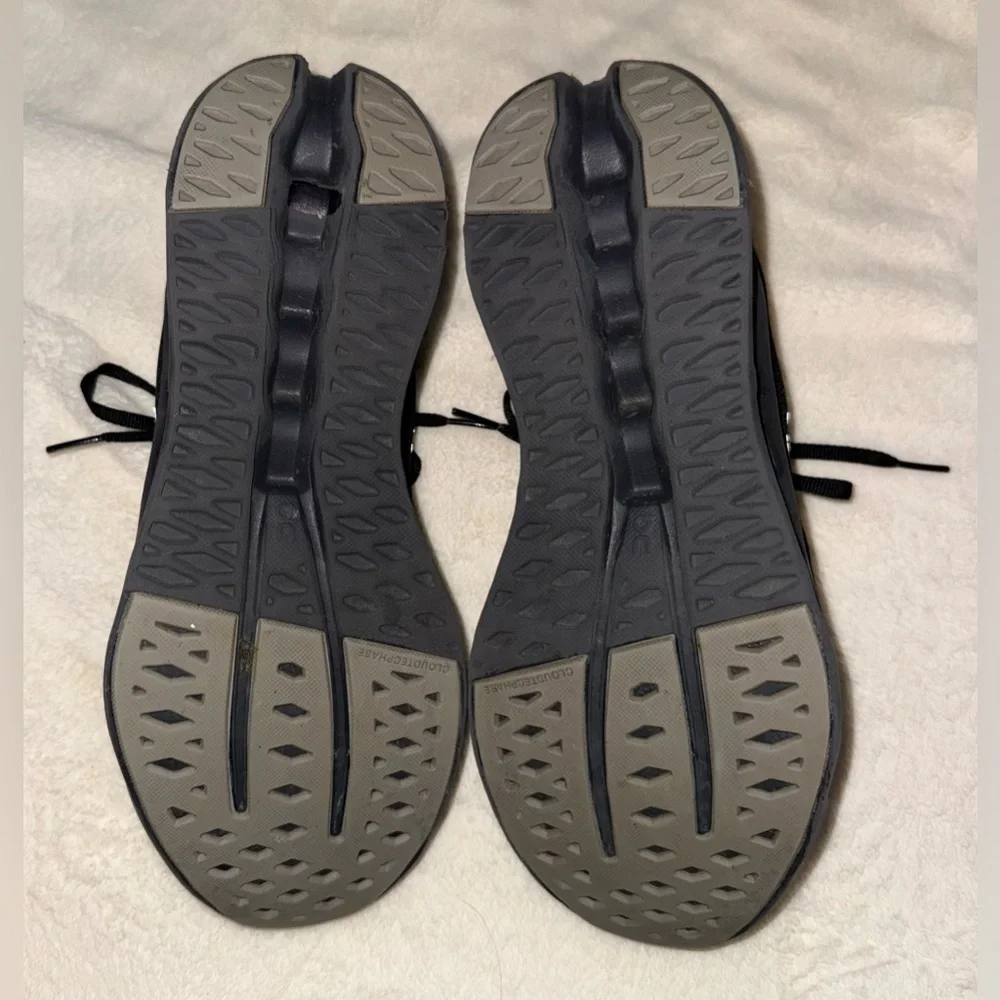 ON RUNNING Cloud Surfer Tennis Shoe in All Black Size 11